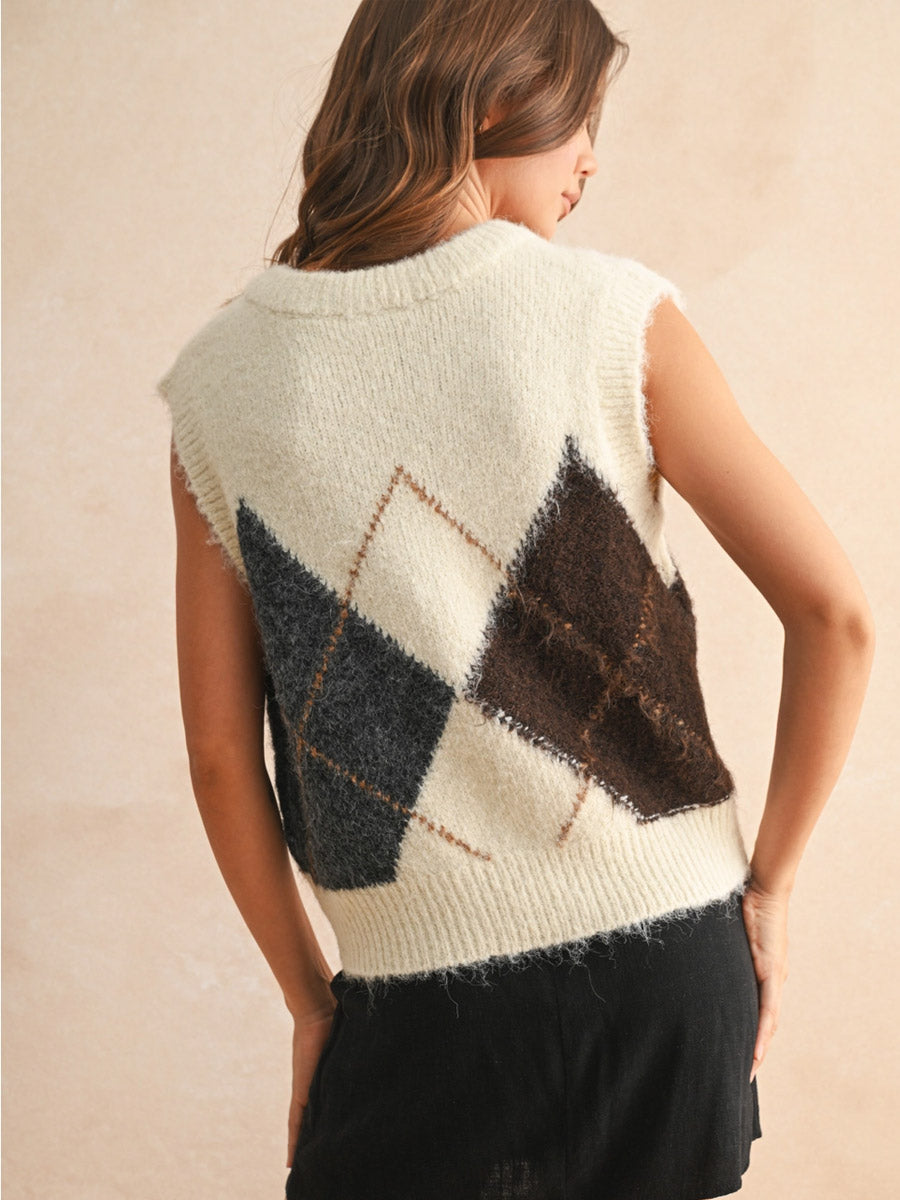 ARGYLE PATTERN SWEATER VEST - CREAM/MULTI VEST -