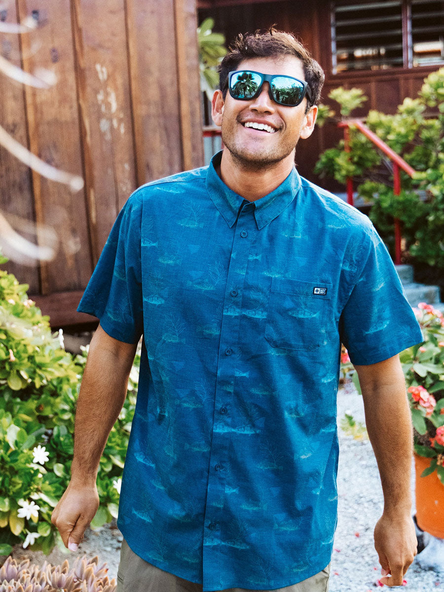 SALTY CREW BREEZER PERF BUTTON UP - NAVY