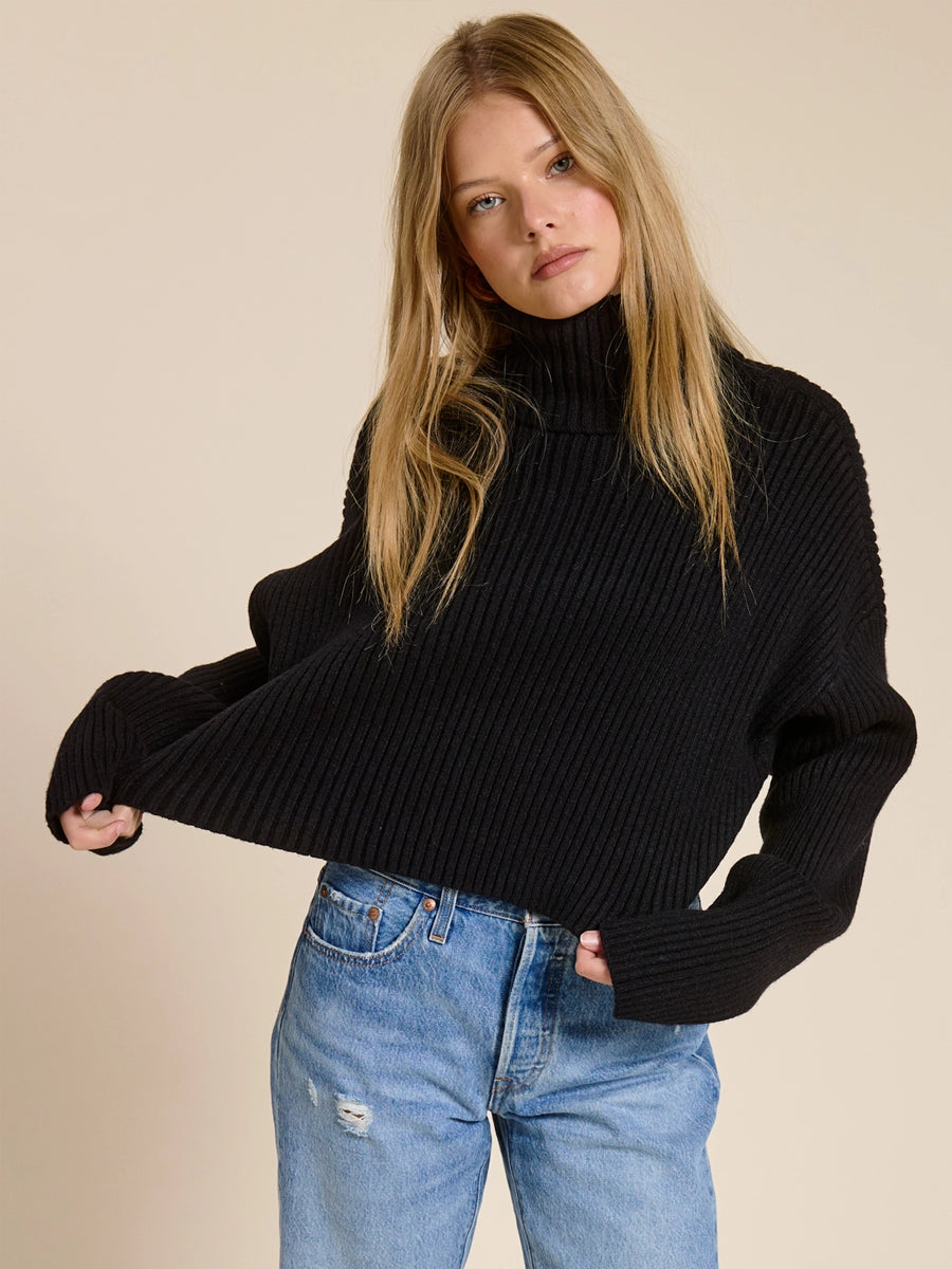 CROPPED RIBBED TURTLENECK - BLACK