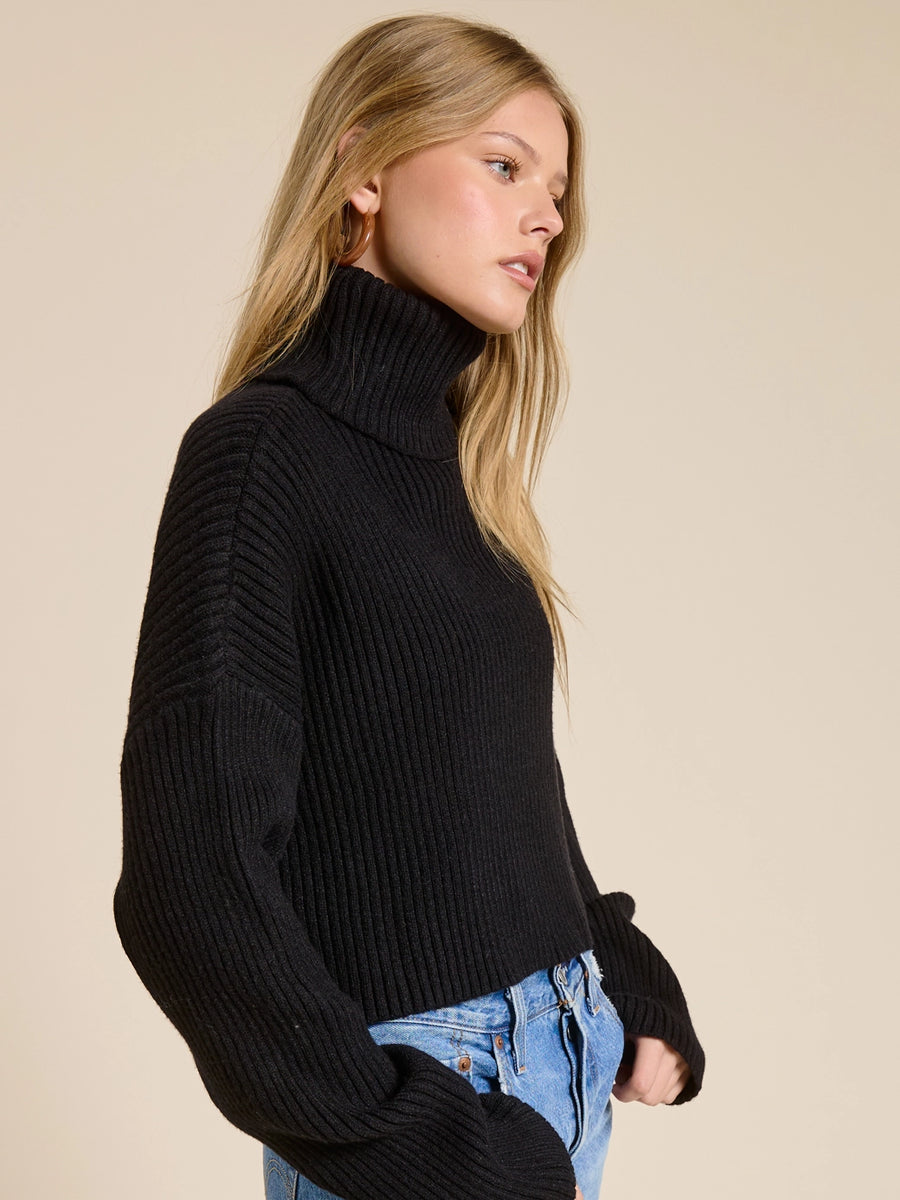 CROPPED RIBBED TURTLENECK - BLACK