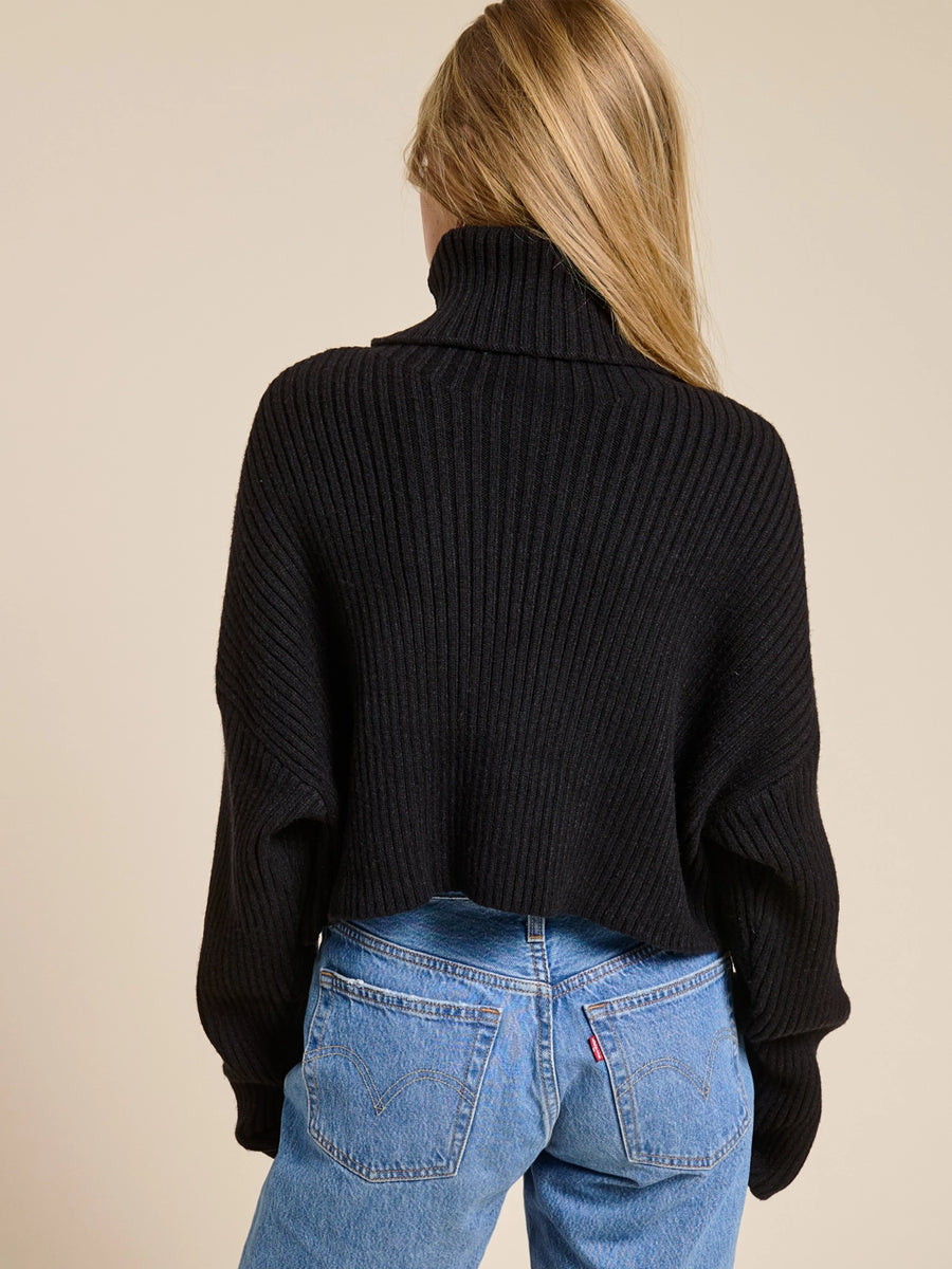 CROPPED RIBBED TURTLENECK - BLACK