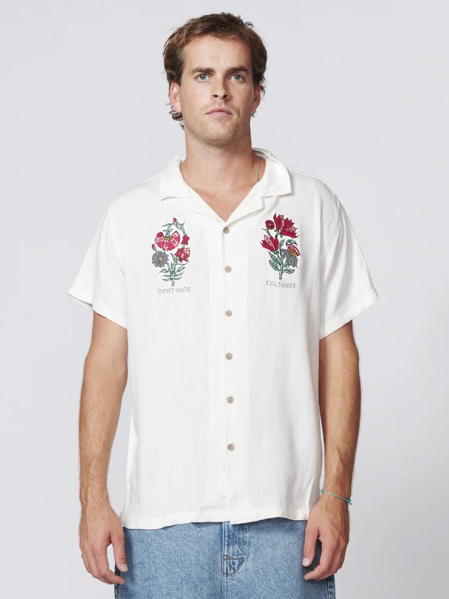 CRITICAL SLIDE CULTIVATE SHIRT - WHITE