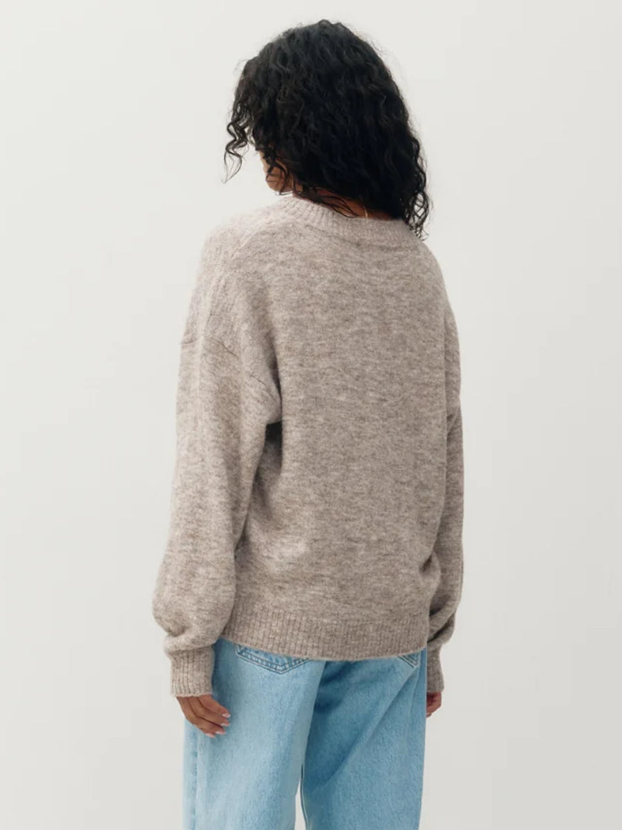 KUWALLA MILKLOOM FUZZY V-NECK - MELANGE MILK TEA