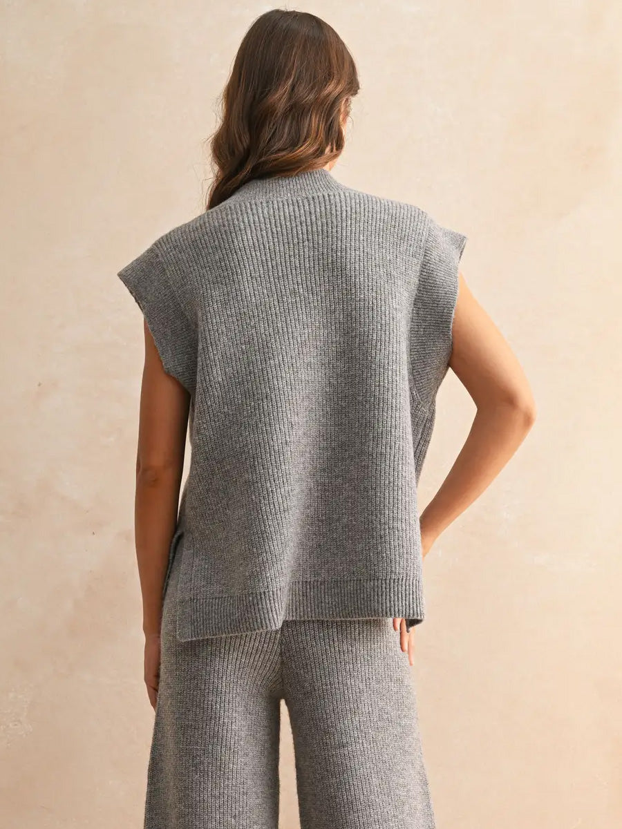 V NECK SWEATER VEST - ESPRESSO