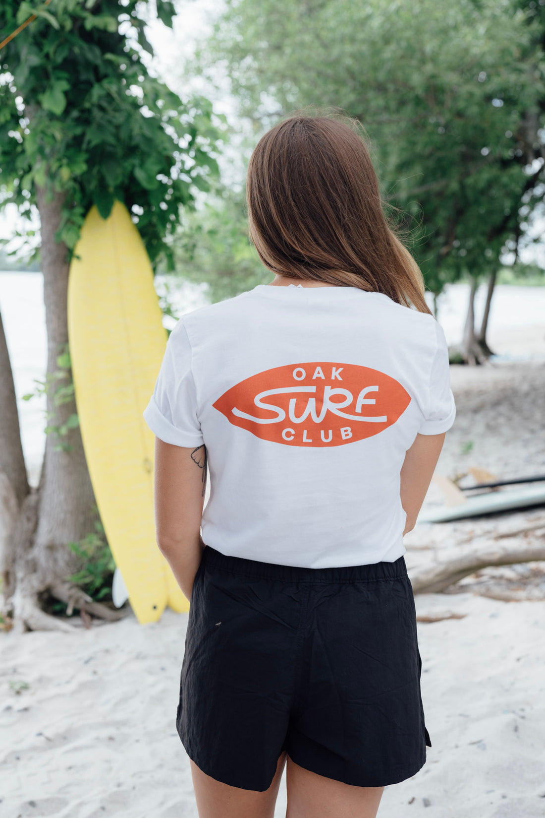 OAK SURF CLUB UNISEX OG TEE - WHITE/RED
